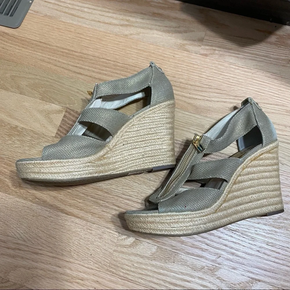 Michael Michael Kors Wedge Sandals Sz 10 Fabric Tan Women’s